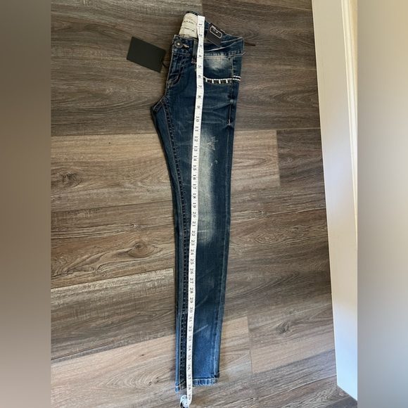 Lolita Embroidery Jeans - Picture 6 of 9